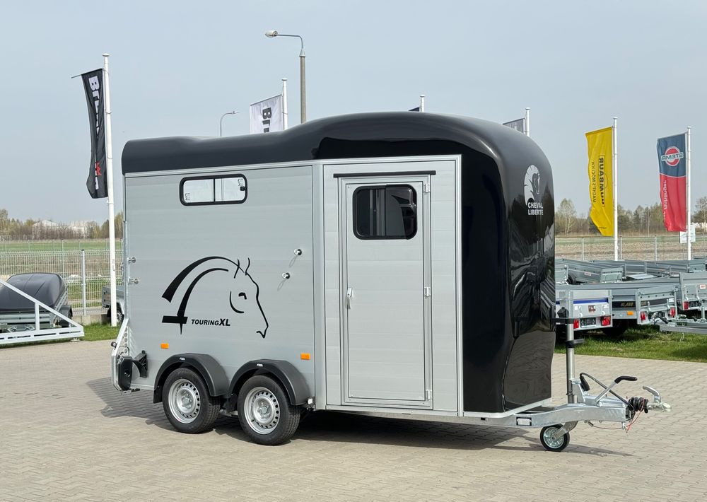 Cheval Liberte Touring Country XL przyczepa na dwa konie | duża siodlarnia | drzwi boczne | rampa przednia | 387×179 cm | ALUMINIOWA | Debon | dostawa | mocna i solidna | - Přepravník na koně: obrázek 1 Cheval Liberte Touring Country XL przyczepa na dwa konie | duża siodlarnia | drzwi boczne | rampa przednia | 387×179 cm | ALUMINIOWA | Debon | dostawa | mocna i solidna | - Přepravník na koně: obrázek 1