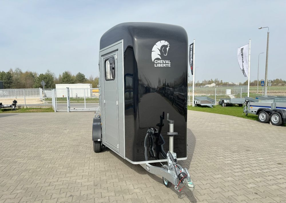 Cheval Liberte Touring Country XL przyczepa na dwa konie | duża siodlarnia | drzwi boczne | rampa przednia | 387×179 cm | ALUMINIOWA | Debon | dostawa | mocna i solidna | - Přepravník na koně: obrázek 5 Cheval Liberte Touring Country XL przyczepa na dwa konie | duża siodlarnia | drzwi boczne | rampa przednia | 387×179 cm | ALUMINIOWA | Debon | dostawa | mocna i solidna | - Přepravník na koně: obrázek 5