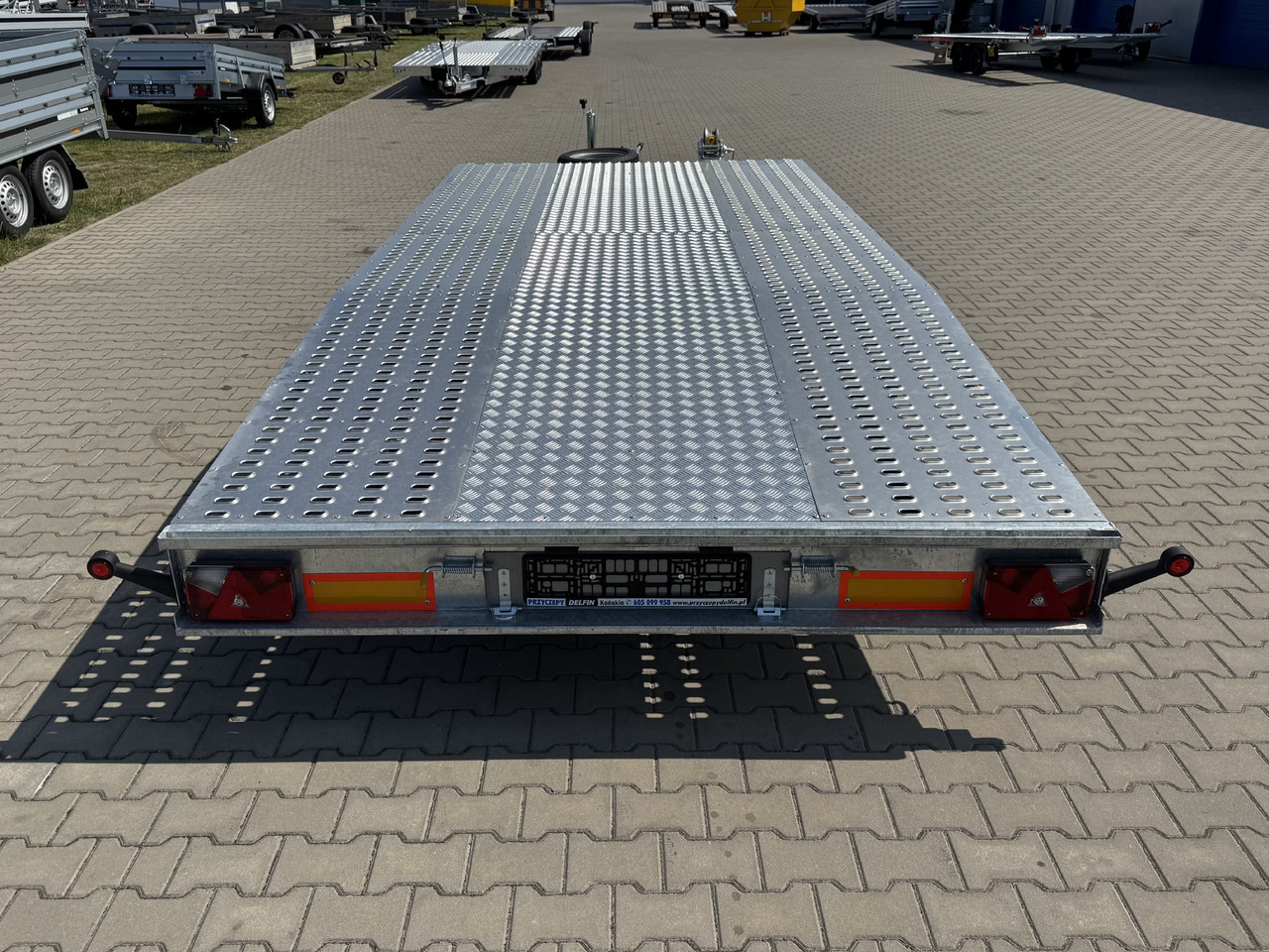 NIEWIADÓW Jupiter 4.5 - 450 x 210 cm / 2700 kg - Přívěs na přepravu automobilů: obrázek 5 NIEWIADÓW Jupiter 4.5 - 450 x 210 cm / 2700 kg - Přívěs na přepravu automobilů: obrázek 5