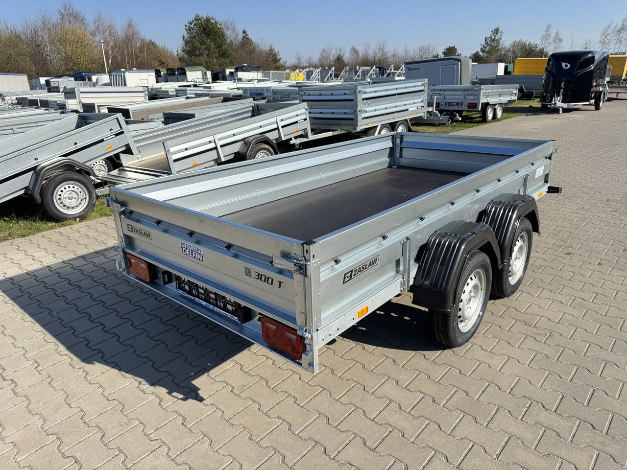 ZASŁAW 300T - przyczepa skrzyniowa 2 osie / 750kg - Přívěsný vozík: obrázek 4 ZASŁAW 300T - przyczepa skrzyniowa 2 osie / 750kg - Přívěsný vozík: obrázek 4