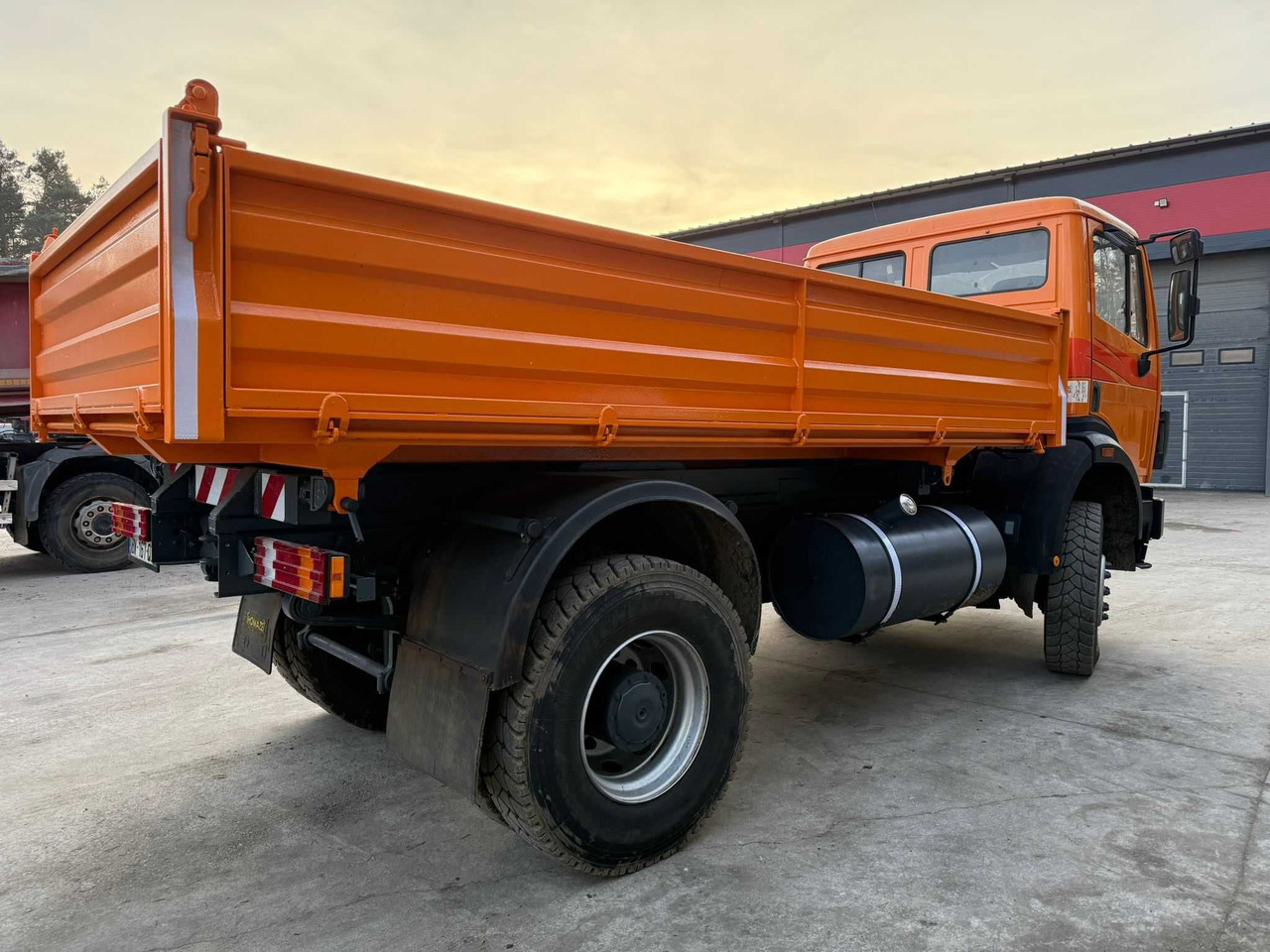 Mercedes SK 1824 AK, 4x4, Allroad , Kipper, 172 t.km , 1997, z Francji - Sklápěč: obrázek 4 Mercedes SK 1824 AK, 4x4, Allroad , Kipper, 172 t.km , 1997, z Francji - Sklápěč: obrázek 4