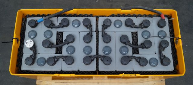 Hawker unknown | Battery 24V560Ah 4PZV560 year 2020 weight 515 kg Battery 24V560Ah 4PZV560 year 2020 weight 515 kg - Akumulátor pro Manipulační technika: obrázek 2 Hawker unknown | Battery 24V560Ah 4PZV560 year 2020 weight 515 kg Battery 24V560Ah 4PZV560 year 2020 weight 515 kg - Akumulátor pro Manipulační technika: obrázek 2