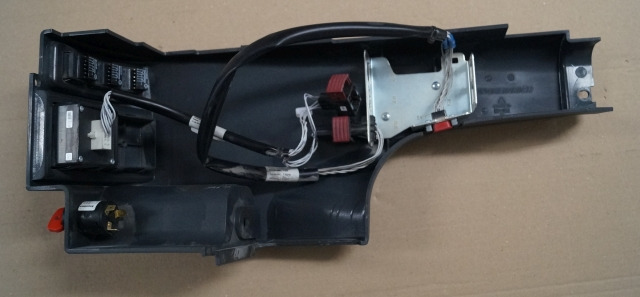Jungheinrich 51046926 | right dashboard panel including contact key and battery/ right dashboard panel including contact key and battery/hour indicator - Rám/ Šasi pro Manipulační technika: obrázek 3 Jungheinrich 51046926 | right dashboard panel including contact key and battery/ right dashboard panel including contact key and battery/hour indicator - Rám/ Šasi pro Manipulační technika: obrázek 3