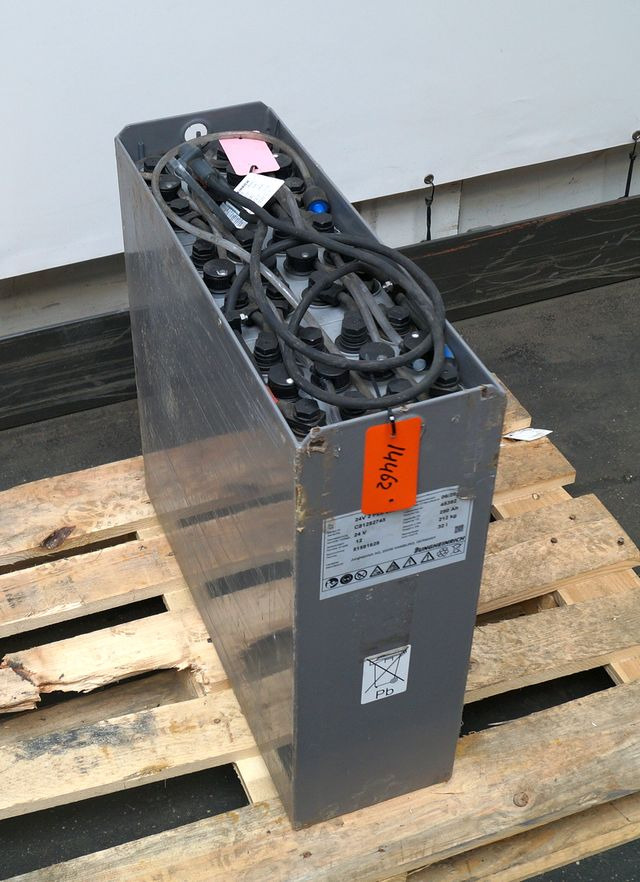 Jungheinrich unknown | Battery 24 2PZS250 year 2022 weight 212 kg sn. C8182745 o - Akumulátor pro Manipulační technika: obrázek 1 Jungheinrich unknown | Battery 24 2PZS250 year 2022 weight 212 kg sn. C8182745 o - Akumulátor pro Manipulační technika: obrázek 1