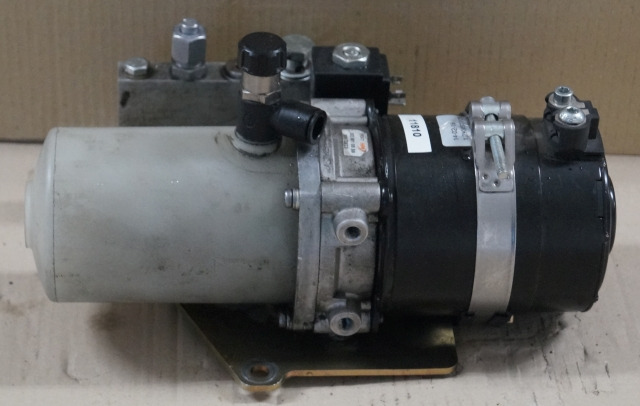 Linde 0039810886 | pump unit 24V 1,2KW pump unit 24V 1,2KW - Hydraulické čerpadlo pro Manipulační technika: obrázek 1 Linde 0039810886 | pump unit 24V 1,2KW pump unit 24V 1,2KW - Hydraulické čerpadlo pro Manipulační technika: obrázek 1