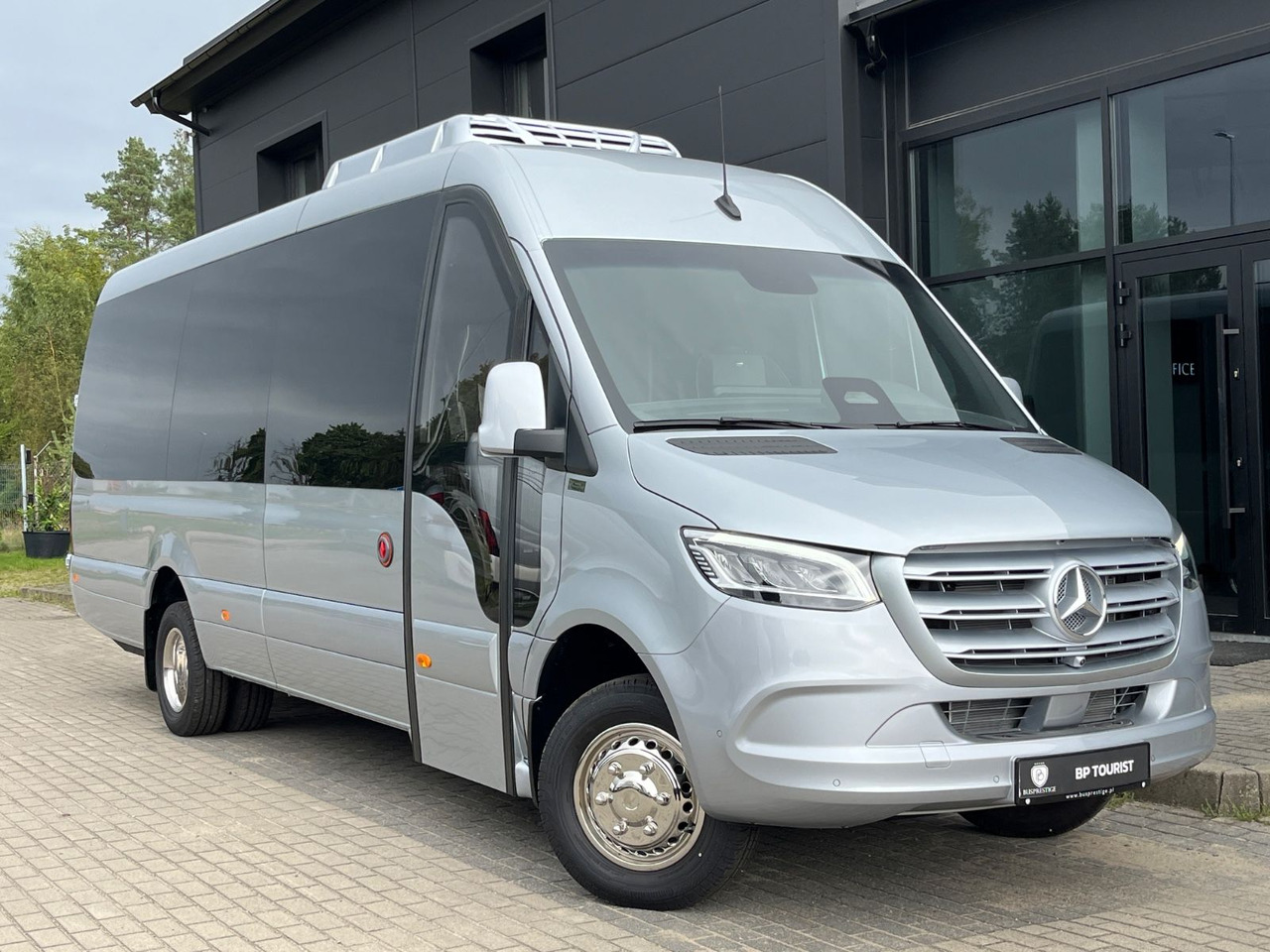 Mercedes-Benz Sprinter 519 TRANSFER XL / 22+1+1 / ON STOCK!!! Mercedes-Benz Sprinter 519 TOURIST XL/ 21-24 Seats/ IN STOCK! - Minibus, Mikrobus: obrázek 1 Mercedes-Benz Sprinter 519 TRANSFER XL / 22+1+1 / ON STOCK!!! Mercedes-Benz Sprinter 519 TOURIST XL/ 21-24 Seats/ IN STOCK! - Minibus, Mikrobus: obrázek 1