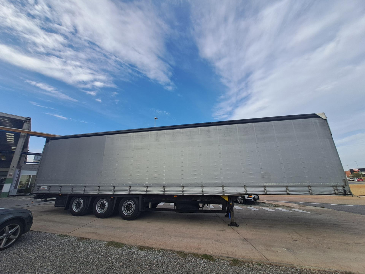 Schmitz Cargobull SCS24/L Varios - Plachtový návěs: obrázek 4 Schmitz Cargobull SCS24/L Varios - Plachtový návěs: obrázek 4