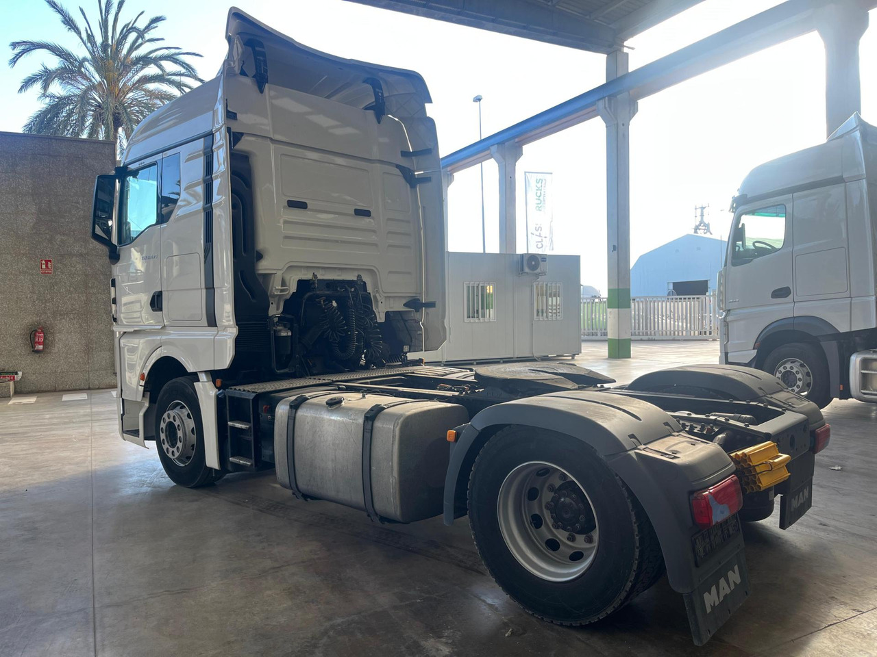 MAN TGX 18.470 GM Retarder - Tahač: obrázek 4 MAN TGX 18.470 GM Retarder - Tahač: obrázek 4