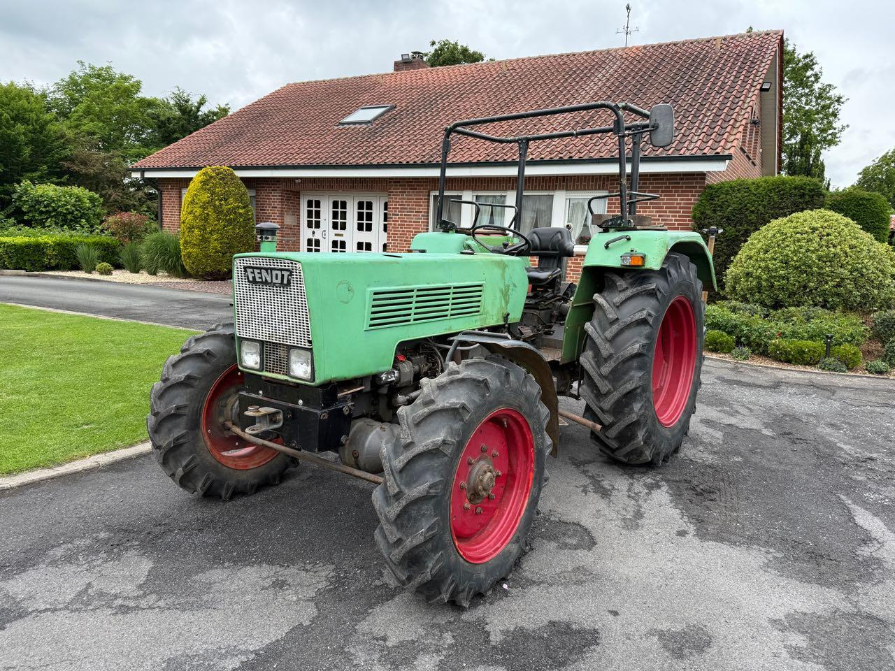 Fendt Farmer 106 (FWA 268S) - Traktor: obrázek 2 Fendt Farmer 106 (FWA 268S) - Traktor: obrázek 2