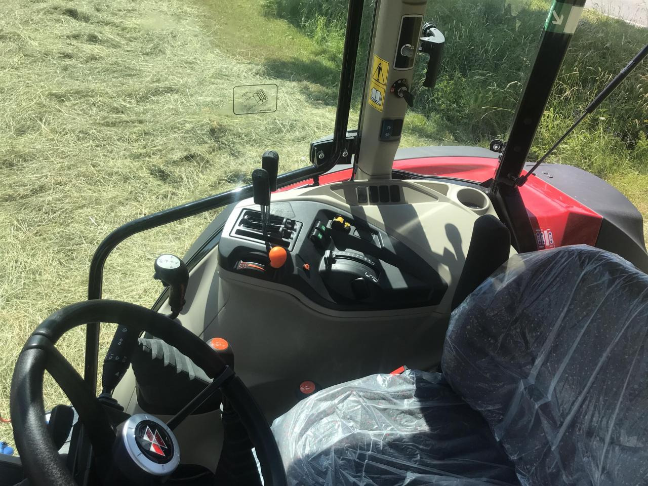 Massey Ferguson MF 4708 M mit Frontlader - Traktor: obrázek 4 Massey Ferguson MF 4708 M mit Frontlader - Traktor: obrázek 4