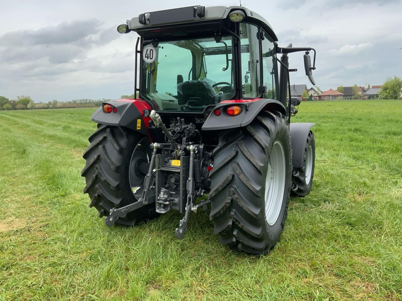 Massey Ferguson MF 4709M DYNA2 - Traktor: obrázek 2 Massey Ferguson MF 4709M DYNA2 - Traktor: obrázek 2