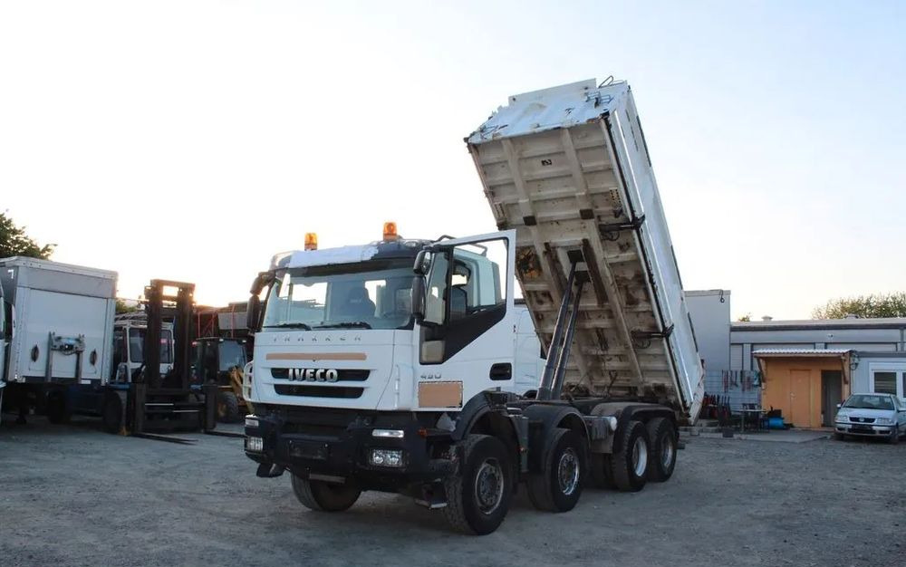 Iveco Trakker 450 |8x4 | Wywrotka trójstronna Meiller Bordmatik | Euro 5 | - Sklápěč: obrázek 3 Iveco Trakker 450 |8x4 | Wywrotka trójstronna Meiller Bordmatik | Euro 5 | - Sklápěč: obrázek 3