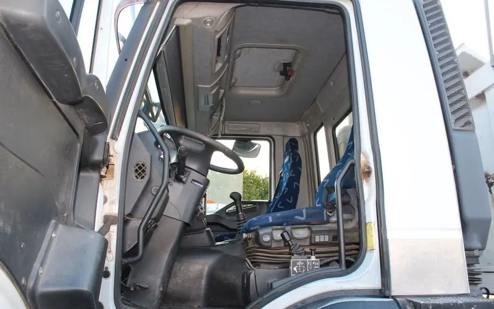 Iveco Trakker 450 | Meiller Trójstronny Wywrot | 8x4 | Euro 5| Retarder | Bordmatic | Klimatyzacja - Sklápěč: obrázek 3 Iveco Trakker 450 | Meiller Trójstronny Wywrot | 8x4 | Euro 5| Retarder | Bordmatic | Klimatyzacja - Sklápěč: obrázek 3