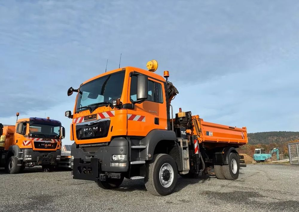 MAN TGS 18.320/ 4x4 / Euro4 /Wywrotka trójstronna Meiller +Kran Atlas TLC 82.2 +sterowanie radiowe – Przystosowany do pracy zimą — odśnieżanie, posypywanie, pług - Sklápěč: obrázek 5 MAN TGS 18.320/ 4x4 / Euro4 /Wywrotka trójstronna Meiller +Kran Atlas TLC 82.2 +sterowanie radiowe – Przystosowany do pracy zimą — odśnieżanie, posypywanie, pług - Sklápěč: obrázek 5