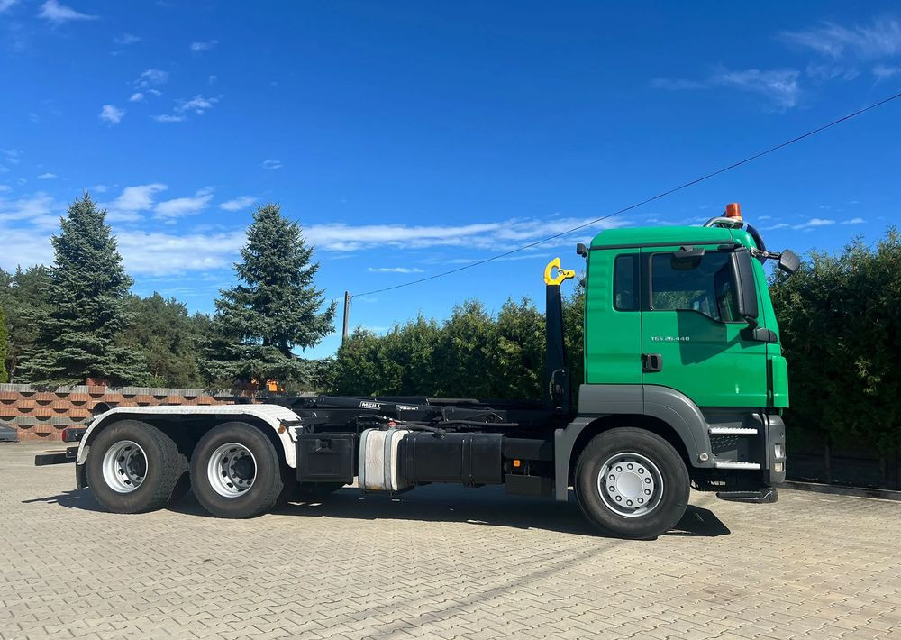 MAN TGS 26.440 | Hakowiec Meiller| 6x4 | 440 KM | przód resor, tył pneumatyczne |Belka ostrzegawcza (koguty) - Hákový nosič kontejnerů: obrázek 4 MAN TGS 26.440 | Hakowiec Meiller| 6x4 | 440 KM | przód resor, tył pneumatyczne |Belka ostrzegawcza (koguty) - Hákový nosič kontejnerů: obrázek 4
