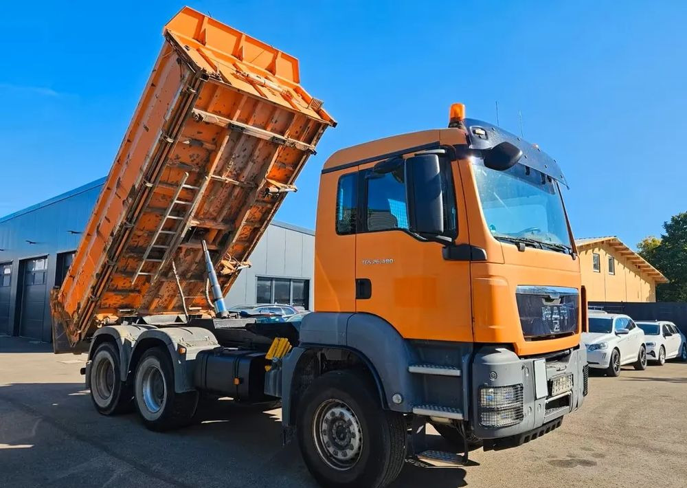 MAN TGS 26.480 6x4 WYWROTKA 3-STRONNA | AUTOMAT | EURO 5 | PRZEBIEG 310 000km! - Sklápěč: obrázek 4 MAN TGS 26.480 6x4 WYWROTKA 3-STRONNA | AUTOMAT | EURO 5 | PRZEBIEG 310 000km! - Sklápěč: obrázek 4