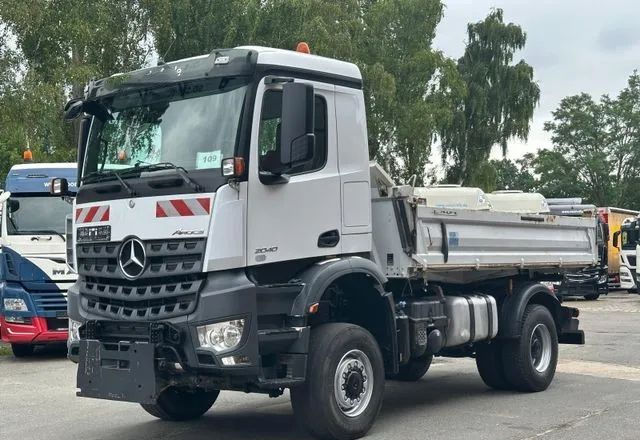 Mercedes-Benz Arocs 2040 4x4 – Meiller | Euro 6c | płyta czołowa do montażu pługu, osprzętu zimowego lub komunalnego | Automat | Resory stalowe (Blatt-Blatt) - Sklápěč: obrázek 4 Mercedes-Benz Arocs 2040 4x4 – Meiller | Euro 6c | płyta czołowa do montażu pługu, osprzętu zimowego lub komunalnego | Automat | Resory stalowe (Blatt-Blatt) - Sklápěč: obrázek 4