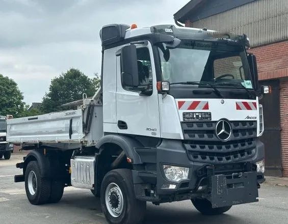 Mercedes-Benz Arocs 2040 4x4 – Meiller | Euro 6c | płyta czołowa do montażu pługu, osprzętu zimowego lub komunalnego | Automat | Resory stalowe (Blatt-Blatt) - Sklápěč: obrázek 3 Mercedes-Benz Arocs 2040 4x4 – Meiller | Euro 6c | płyta czołowa do montażu pługu, osprzętu zimowego lub komunalnego | Automat | Resory stalowe (Blatt-Blatt) - Sklápěč: obrázek 3