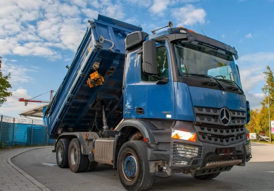 Mercedes-Benz Arocs 2652 6x4 – Wywrotka trójstronna Meiller z Bordmatik (Euro 6) - Sklápěč: obrázek 2 Mercedes-Benz Arocs 2652 6x4 – Wywrotka trójstronna Meiller z Bordmatik (Euro 6) - Sklápěč: obrázek 2