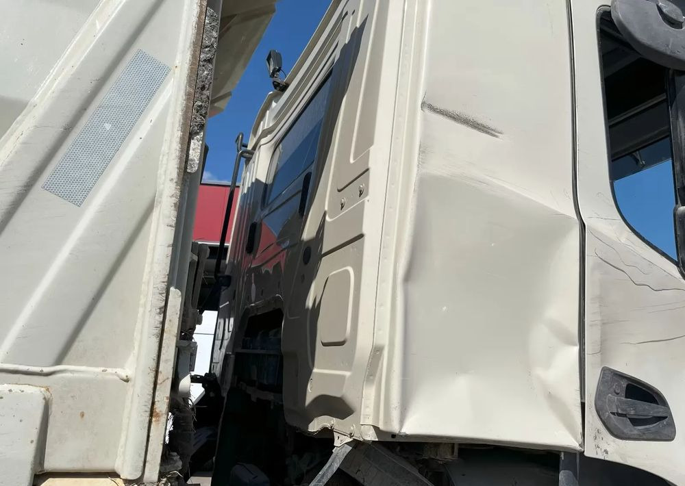 Mercedes-Benz Arocs 3246 / 8x4 / Trójstronna Wywrotka / Bordmatic / Euro 6 / Uszkodzony - Sklápěč: obrázek 4 Mercedes-Benz Arocs 3246 / 8x4 / Trójstronna Wywrotka / Bordmatic / Euro 6 / Uszkodzony - Sklápěč: obrázek 4