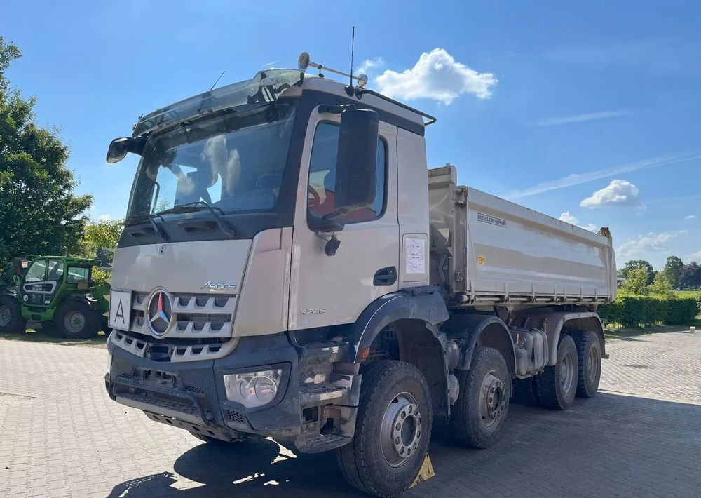 Mercedes-Benz Arocs 3246 / 8x4 / Trójstronna Wywrotka / Bordmatic / Euro 6 / Uszkodzony - Sklápěč: obrázek 1 Mercedes-Benz Arocs 3246 / 8x4 / Trójstronna Wywrotka / Bordmatic / Euro 6 / Uszkodzony - Sklápěč: obrázek 1