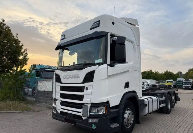 Scania R450 BDF • 6x2 • Euro 6d • Skrętna tylna oś • Retarder • Pod zabudowę • - Podvozek s kabinou: obrázek 5 Scania R450 BDF • 6x2 • Euro 6d • Skrętna tylna oś • Retarder • Pod zabudowę • - Podvozek s kabinou: obrázek 5