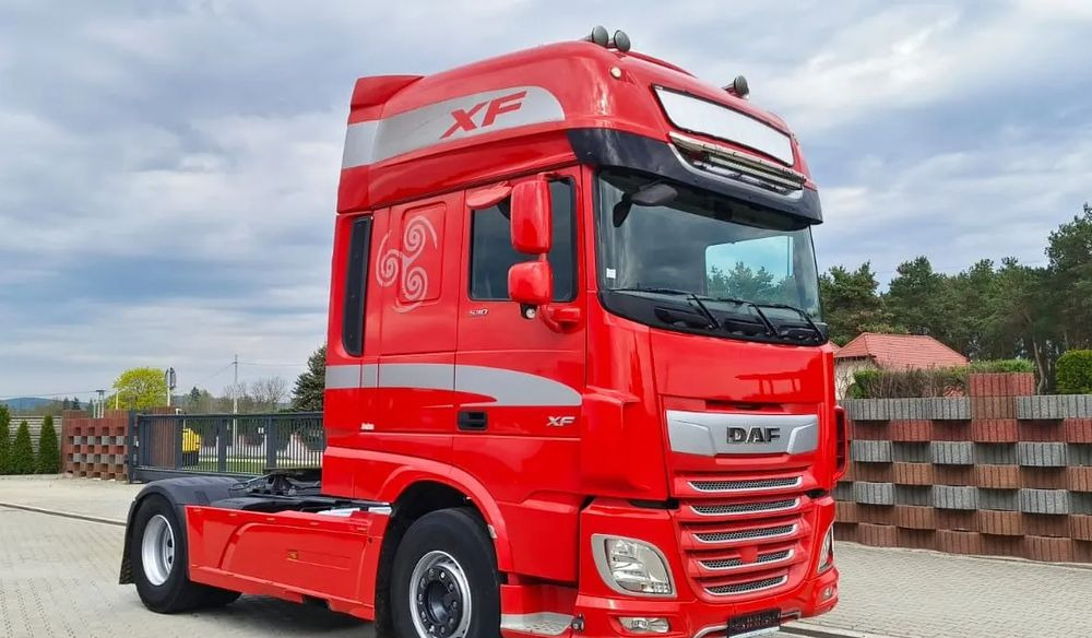 DAF XF 530 Super Space Cab | RETARDER | KLIMATYZACJA | EURO 6 | 2018 | 530 000 km - Tahač: obrázek 5 DAF XF 530 Super Space Cab | RETARDER | KLIMATYZACJA | EURO 6 | 2018 | 530 000 km - Tahač: obrázek 5