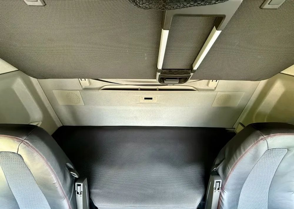 Plachtový nákladní auto Volvo FH460 6x2 BDF | Hydrauliczna platforma załadunkowa | Ogrzewanie postojowe | Automatyczna skrzynia | Euro 6d: obrázek 16 Plachtový nákladní auto Volvo FH460 6x2 BDF | Hydrauliczna platforma załadunkowa | Ogrzewanie postojowe | Automatyczna skrzynia | Euro 6d: obrázek 16