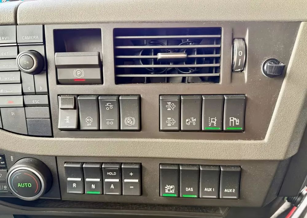 Plachtový nákladní auto Volvo FH460 6x2 BDF | Hydrauliczna platforma załadunkowa | Ogrzewanie postojowe | Automatyczna skrzynia | Euro 6d: obrázek 20 Plachtový nákladní auto Volvo FH460 6x2 BDF | Hydrauliczna platforma załadunkowa | Ogrzewanie postojowe | Automatyczna skrzynia | Euro 6d: obrázek 20