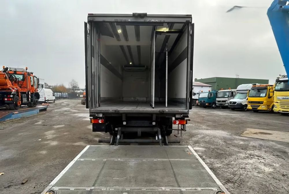 Chladírenský nákladní automobil Volvo FL 250 | Chłodnia Carrier Supra -30°C | Hydrauliczna platforma załadunkowa | ogrzewanie postojowe | 187 654 km | Automatyczna skrzynia | Euro 6 |4x2: obrázek 7 Chladírenský nákladní automobil Volvo FL 250 | Chłodnia Carrier Supra -30°C | Hydrauliczna platforma załadunkowa | ogrzewanie postojowe | 187 654 km | Automatyczna skrzynia | Euro 6 |4x2: obrázek 7