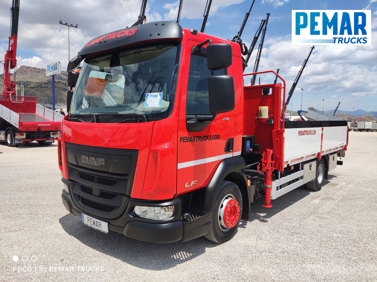 DAF LF 210 GRUA CAJA FIJA - Nákladní automobil valníkový/ Plošinový, Auto s hydraulickou rukou: obrázek 2 DAF LF 210 GRUA CAJA FIJA - Nákladní automobil valníkový/ Plošinový, Auto s hydraulickou rukou: obrázek 2