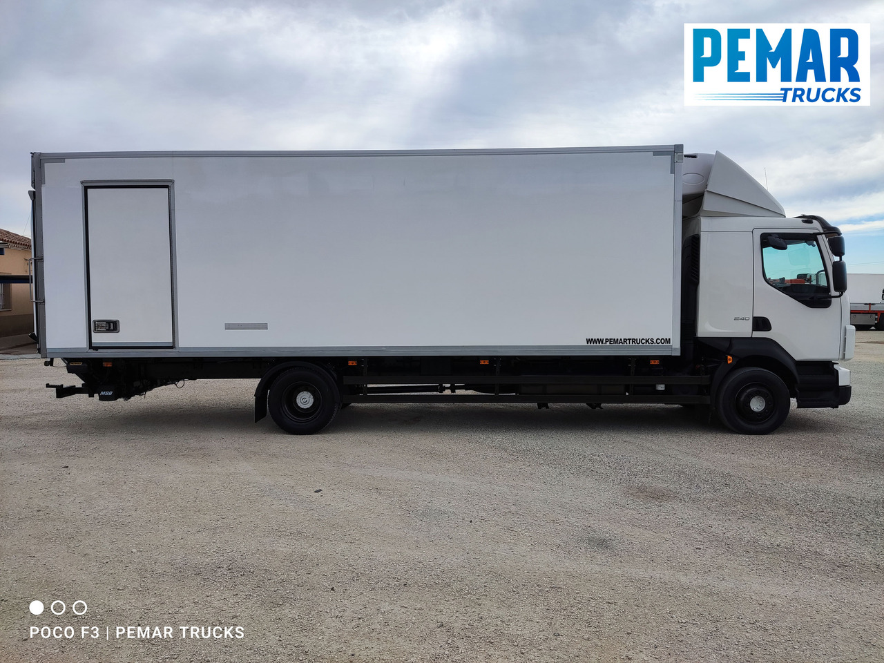 VOLVO FL 240 FRIGORIFICO 14T - Chladírenský nákladní automobil: obrázek 4 VOLVO FL 240 FRIGORIFICO 14T - Chladírenský nákladní automobil: obrázek 4