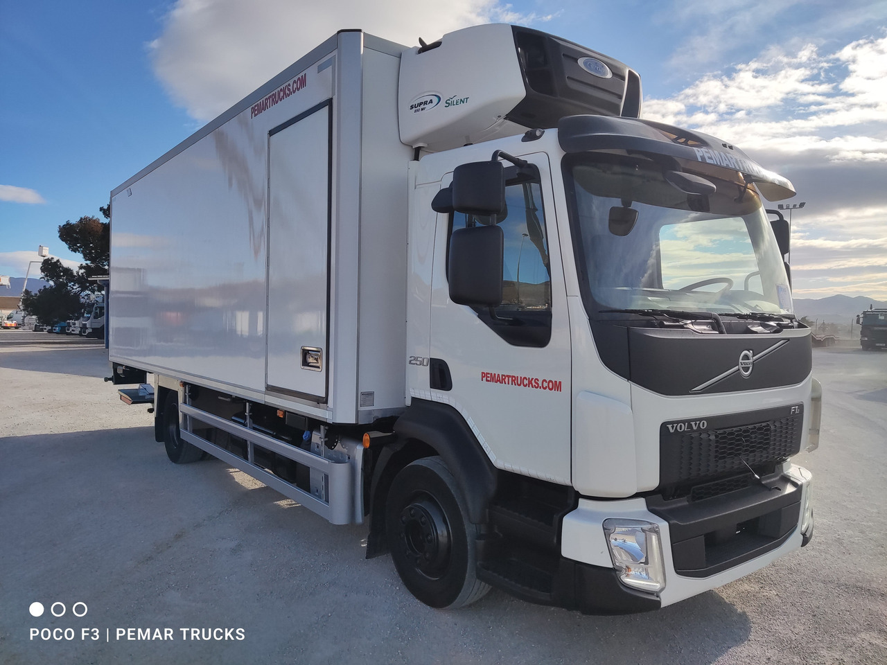 VOLVO FL 250 FRIGORIFICO 12T EURO 6 - Chladírenský nákladní automobil: obrázek 3 VOLVO FL 250 FRIGORIFICO 12T EURO 6 - Chladírenský nákladní automobil: obrázek 3