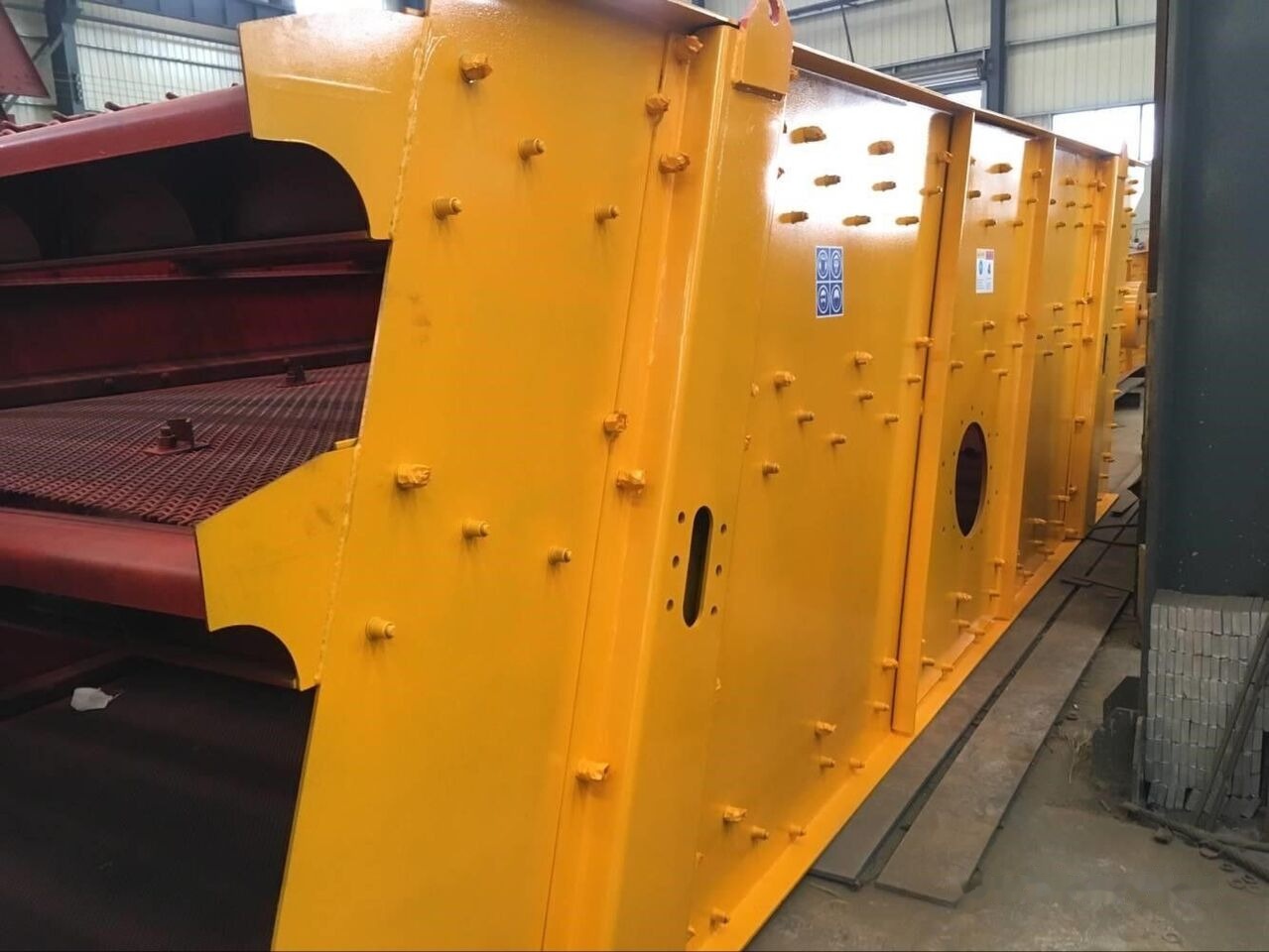 Kinglink 3YK2160 Aggregates and Stone Vibrating Screen | 300TPH - Třídič: obrázek 3 Kinglink 3YK2160 Aggregates and Stone Vibrating Screen | 300TPH - Třídič: obrázek 3