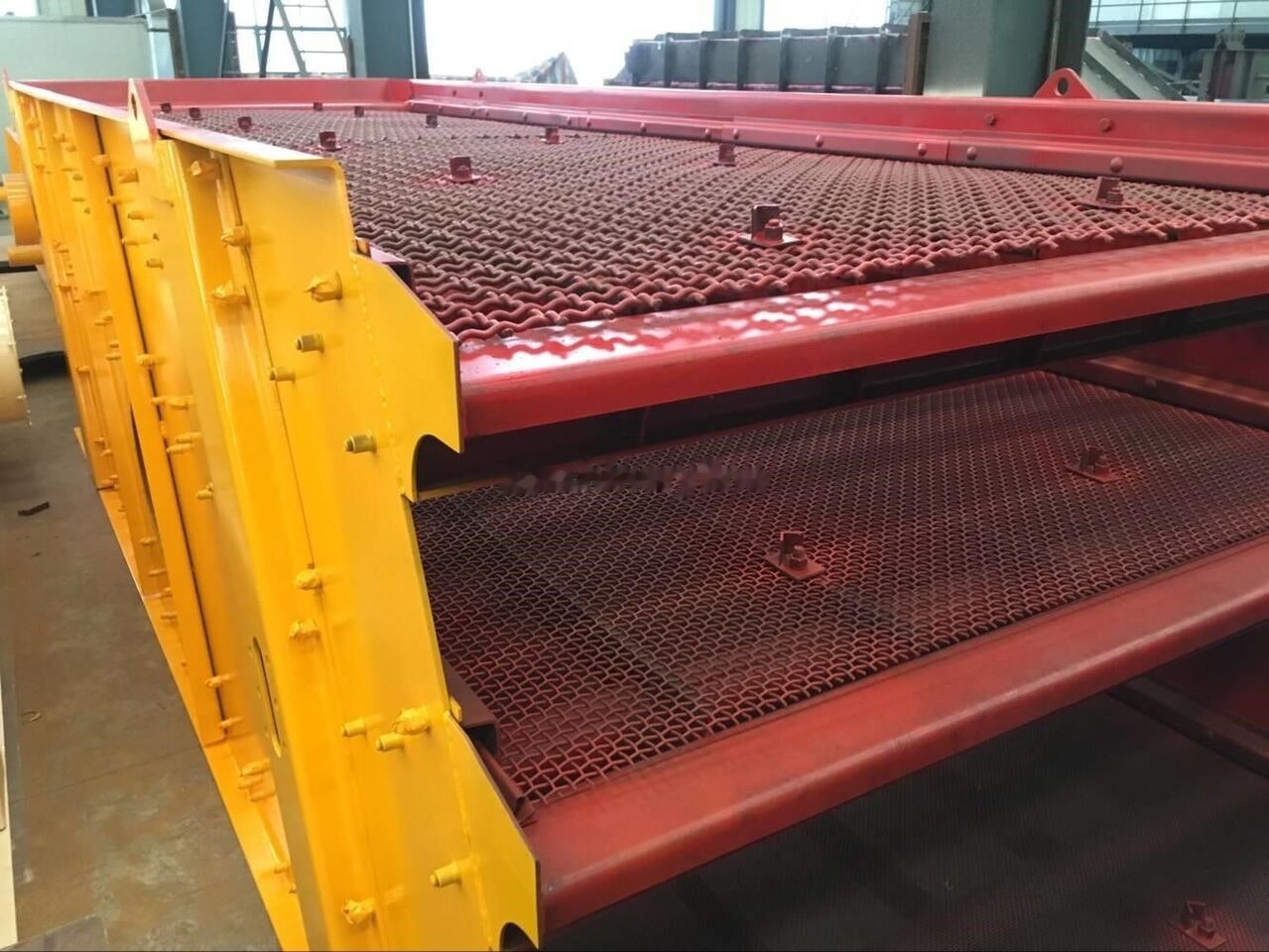Kinglink 3YK2160 Aggregates and Stone Vibrating Screen | 300TPH - Třídič: obrázek 5 Kinglink 3YK2160 Aggregates and Stone Vibrating Screen | 300TPH - Třídič: obrázek 5