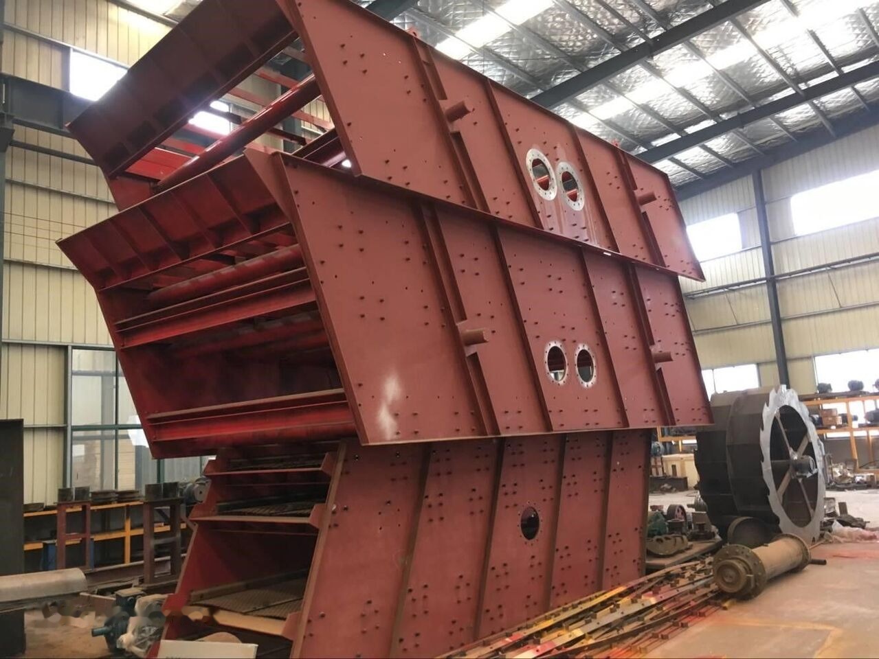 Kinglink 3YK2160 Aggregates and Stone Vibrating Screen | 300TPH - Třídič: obrázek 2 Kinglink 3YK2160 Aggregates and Stone Vibrating Screen | 300TPH - Třídič: obrázek 2