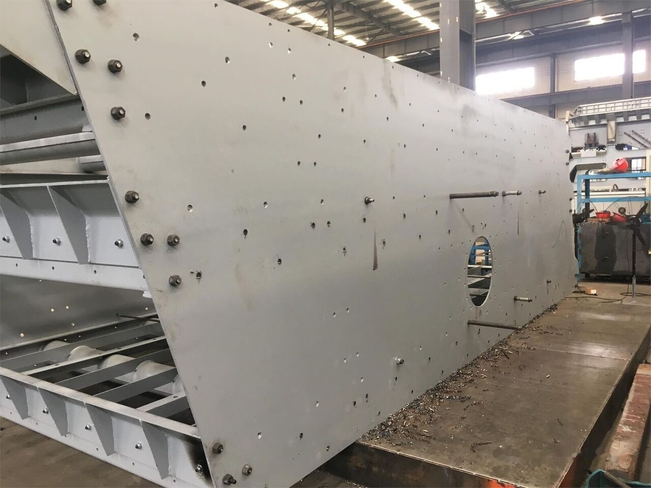 Kinglink Copper Ore Circular Vibrating Screen 3YA2160 | 200TPH - Třídič: obrázek 4 Kinglink Copper Ore Circular Vibrating Screen 3YA2160 | 200TPH - Třídič: obrázek 4
