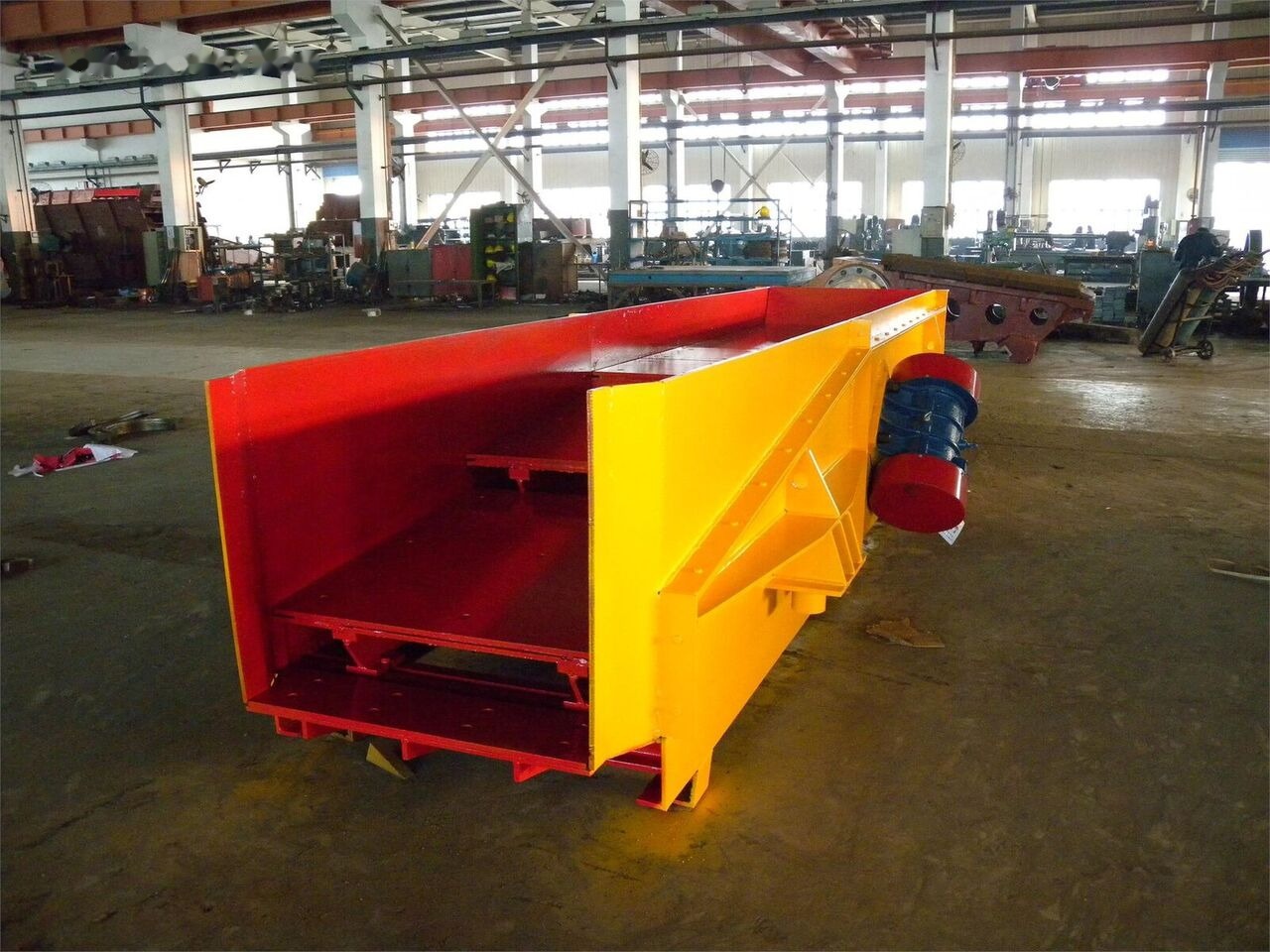Kinglink GZD490x110 Vibrating Scalping Feeder | Scalper - Důlní stroj: obrázek 2 Kinglink GZD490x110 Vibrating Scalping Feeder | Scalper - Důlní stroj: obrázek 2