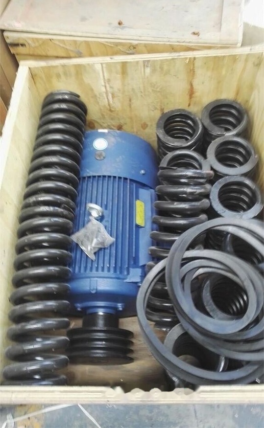 Kinglink High quality Vibrating feeder ZSW600x150 - Důlní stroj: obrázek 3 Kinglink High quality Vibrating feeder ZSW600x150 - Důlní stroj: obrázek 3
