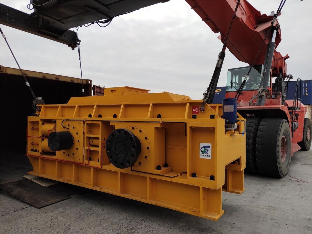 Kinglink KL2PGS1500 hydraulic roller crusher for sand making - Drticí zařízení: obrázek 2 Kinglink KL2PGS1500 hydraulic roller crusher for sand making - Drticí zařízení: obrázek 2