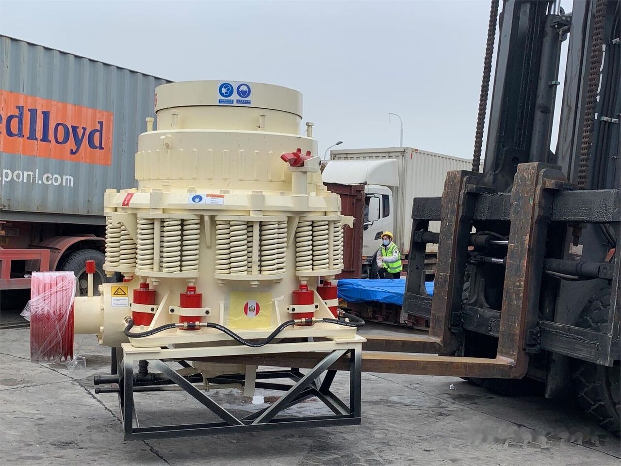 Kinglink NEW 3ft KLF1000 Rock Stone Cone Crusher 80-150TPH - Kuželový drtič: obrázek 1 Kinglink NEW 3ft KLF1000 Rock Stone Cone Crusher 80-150TPH - Kuželový drtič: obrázek 1