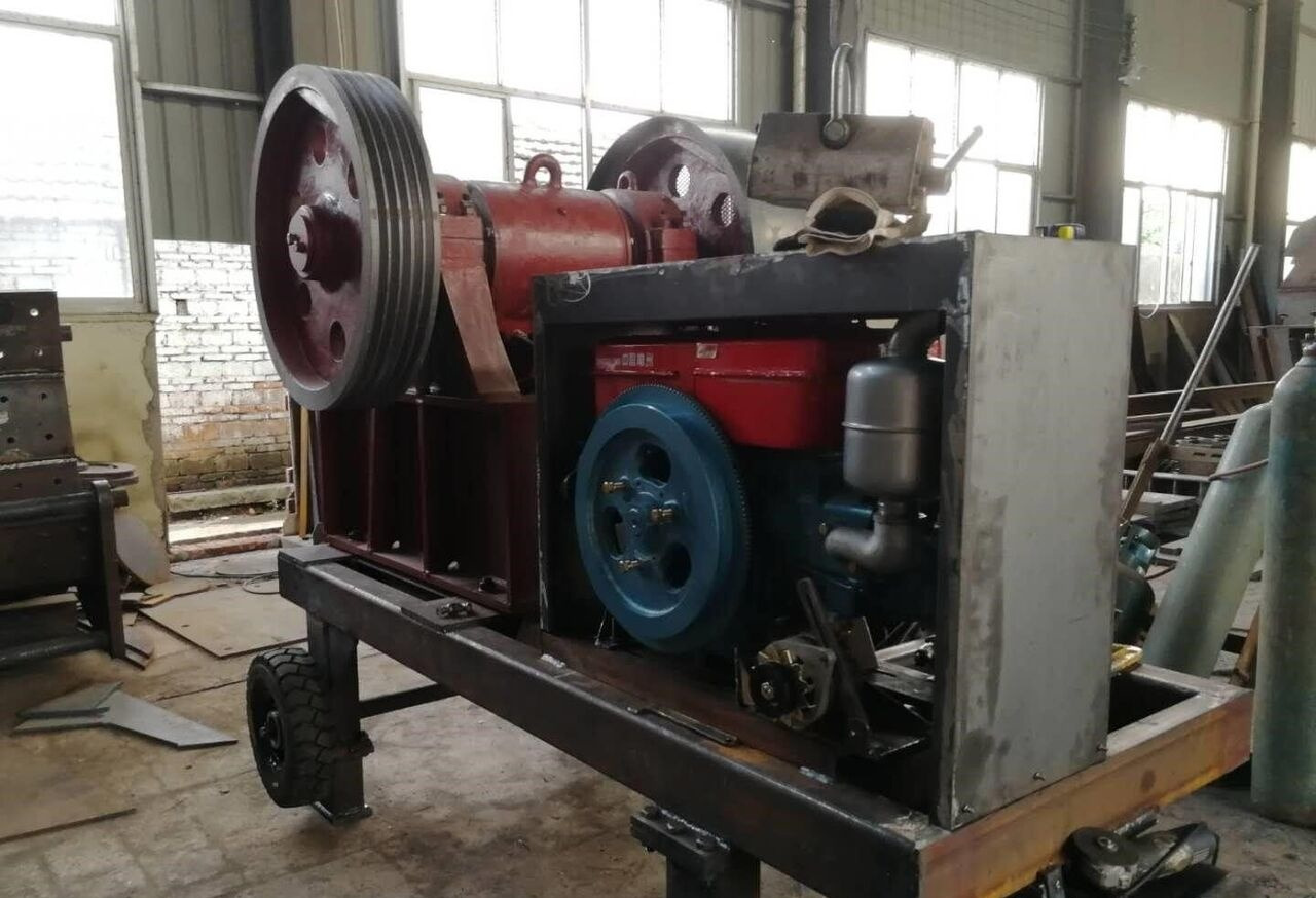 Kinglink PE1016 Small Jaw Crusher Made In China - Čelisťový drtič: obrázek 2 Kinglink PE1016 Small Jaw Crusher Made In China - Čelisťový drtič: obrázek 2