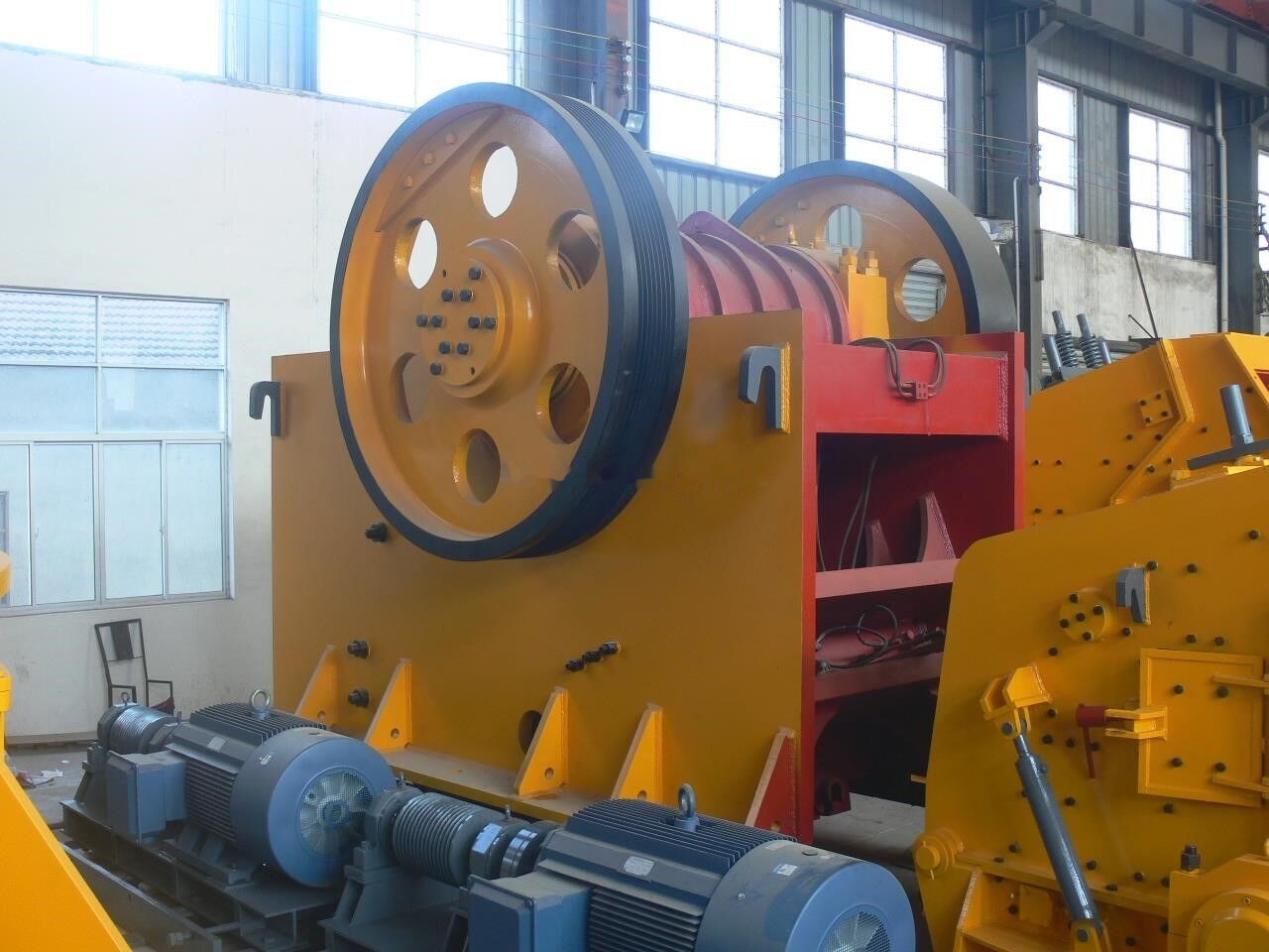 Kinglink PE1200X1500 Large Capacity Big Jaw Crusher - Čelisťový drtič: obrázek 2 Kinglink PE1200X1500 Large Capacity Big Jaw Crusher - Čelisťový drtič: obrázek 2