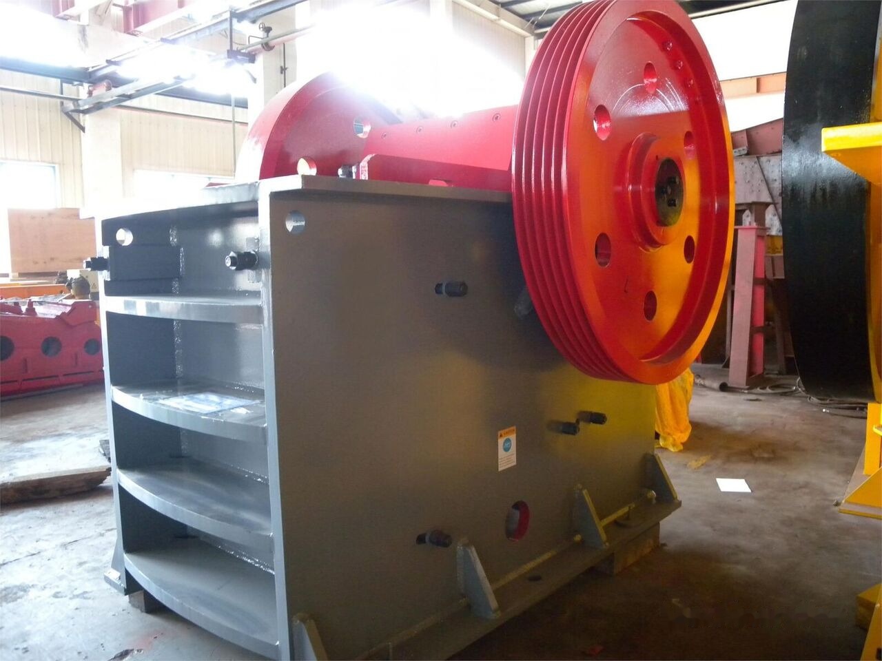 Kinglink PE600x900 Copper Mines Jaw Crusher - Čelisťový drtič: obrázek 4 Kinglink PE600x900 Copper Mines Jaw Crusher - Čelisťový drtič: obrázek 4