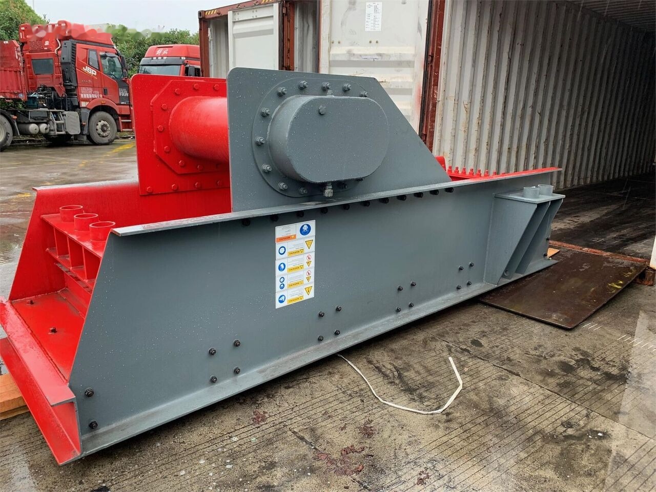 Kinglink ZSW380X96 Scalper Vibrating Feeder - Důlní stroj: obrázek 2 Kinglink ZSW380X96 Scalper Vibrating Feeder - Důlní stroj: obrázek 2