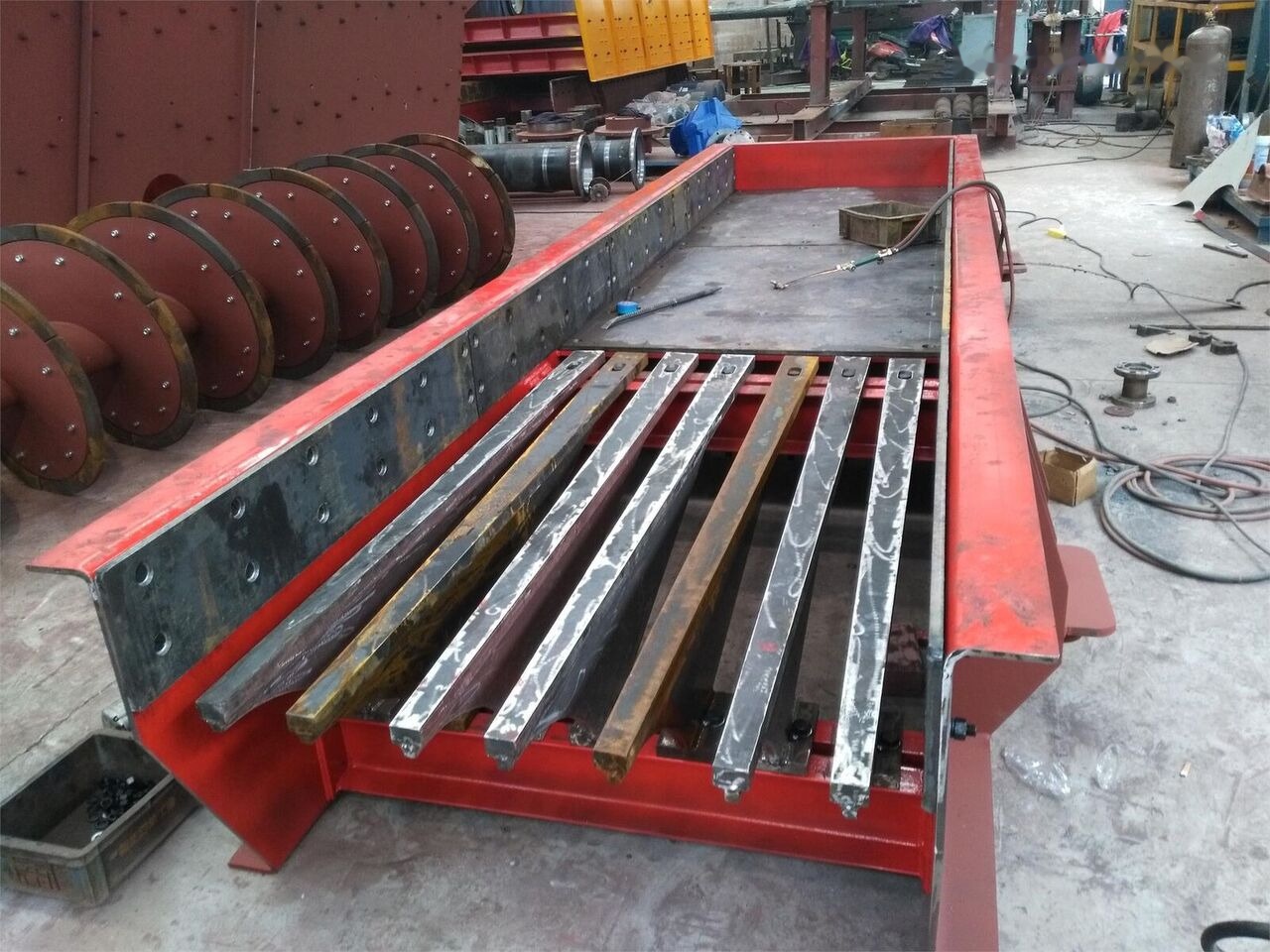 Kinglink ZSW600x150 Vibrating Feeder - Důlní stroj: obrázek 2 Kinglink ZSW600x150 Vibrating Feeder - Důlní stroj: obrázek 2