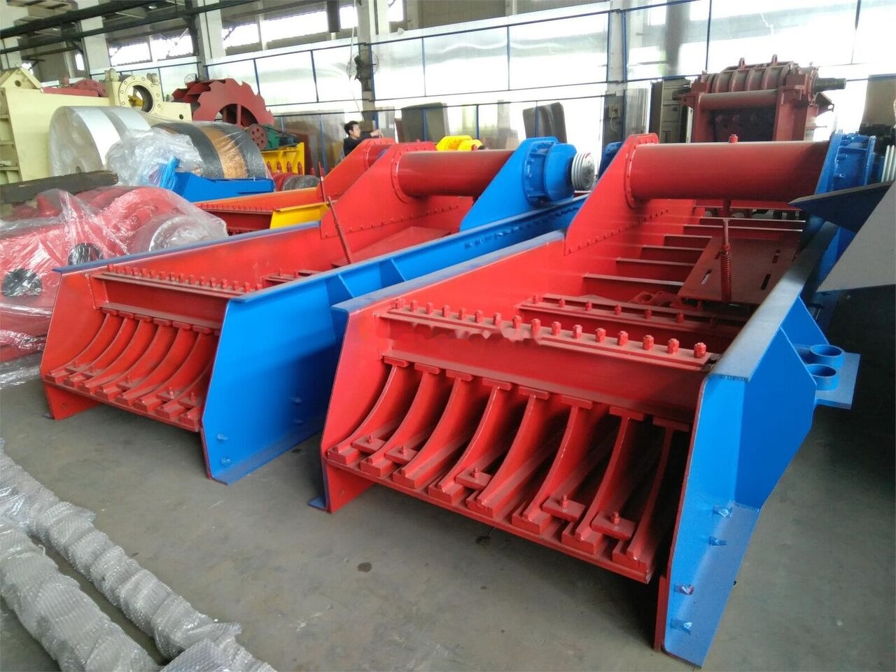Kinglink ZSW600x150 Vibrating Feeder - Důlní stroj: obrázek 1 Kinglink ZSW600x150 Vibrating Feeder - Důlní stroj: obrázek 1