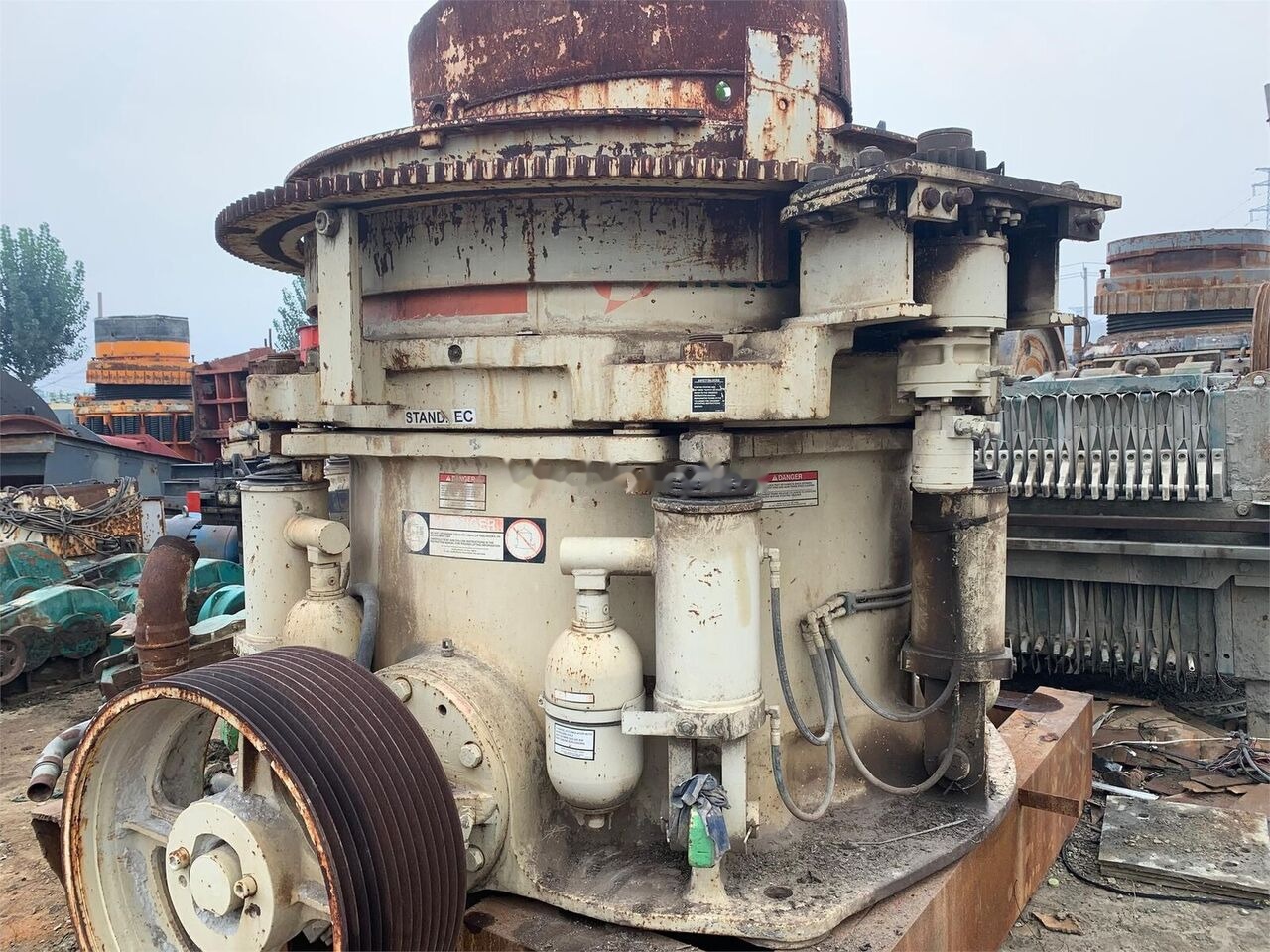 Metso HP400 Original Cone Crusher Used - Kuželový drtič: obrázek 3 Metso HP400 Original Cone Crusher Used - Kuželový drtič: obrázek 3