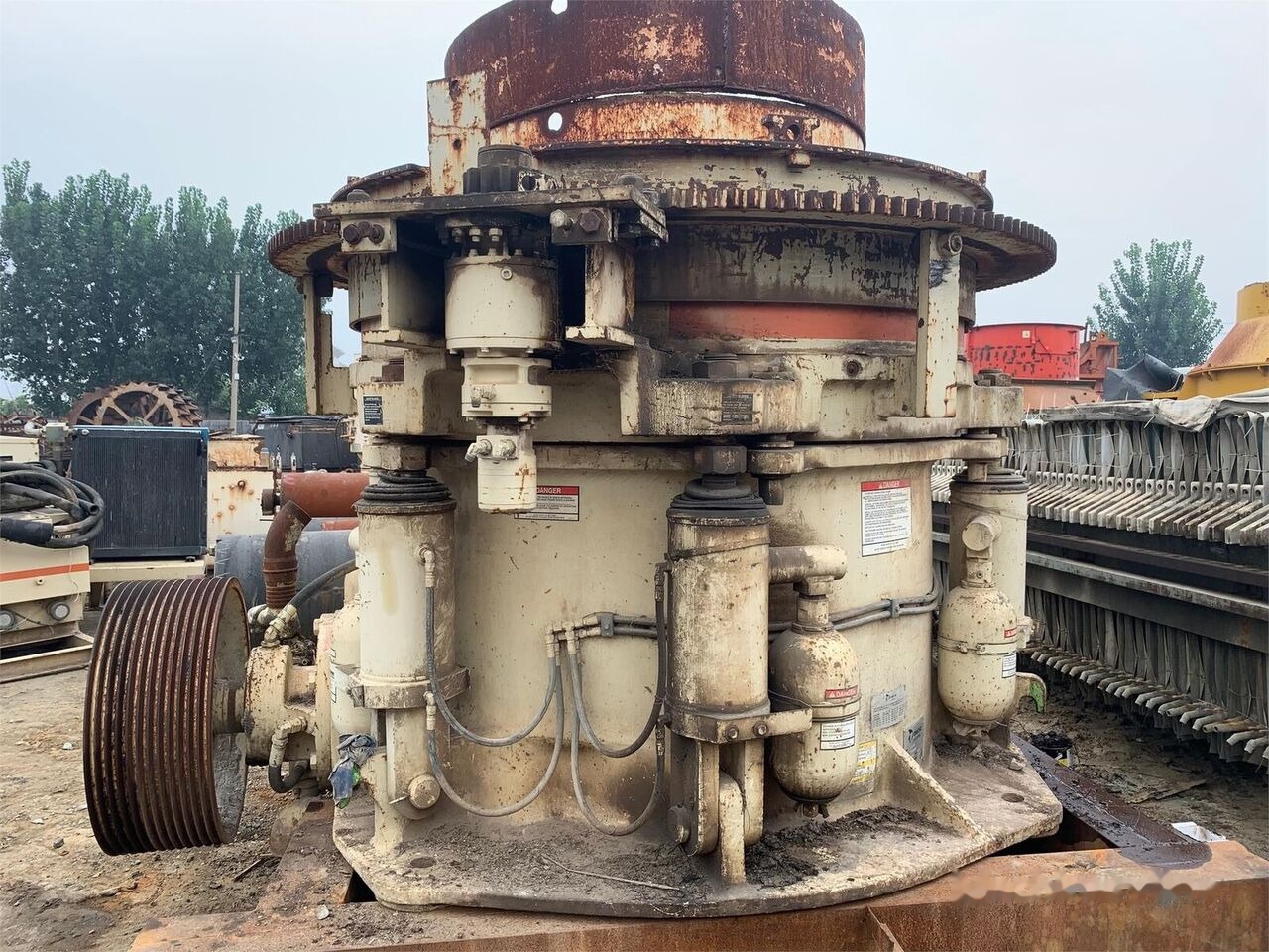 Metso HP400 Original Cone Crusher Used - Kuželový drtič: obrázek 1 Metso HP400 Original Cone Crusher Used - Kuželový drtič: obrázek 1