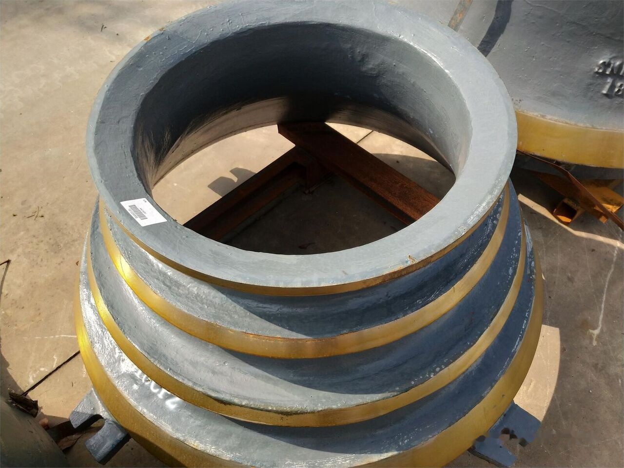 BOWL/CONCAVE/MANTLE/SPARE PARTS KINGLINK for Sandvik crushing plant - Náhradní díly: obrázek 1 BOWL/CONCAVE/MANTLE/SPARE PARTS KINGLINK for Sandvik crushing plant - Náhradní díly: obrázek 1